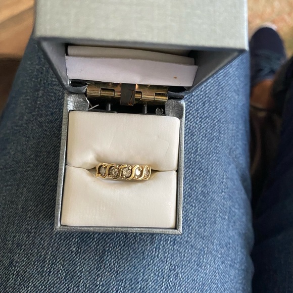 1 caret diamond band  size 7 - Picture 2 of 3